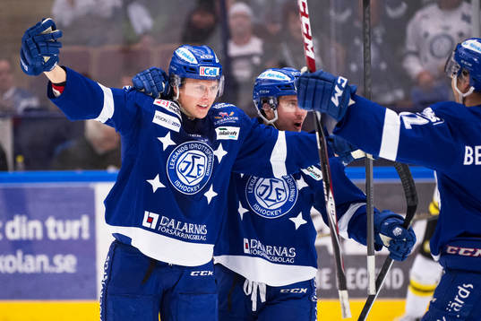 Leksands David Åslin och Brian Connelly  jublar