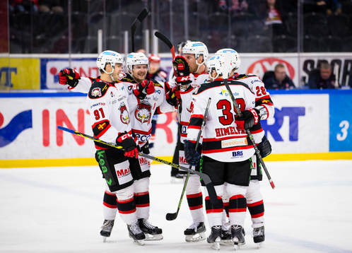 Malmö Redhawks Björn Svensson (v) ser glad ut och