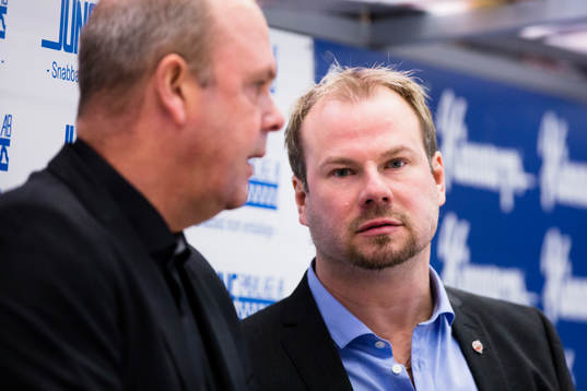 Modos tränare Per-Erik Johnsson och Henrik Gradin