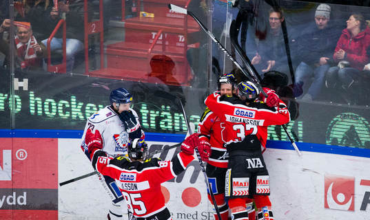 Örebros Anders Eriksson gör 3-1 och jublar med Stefan