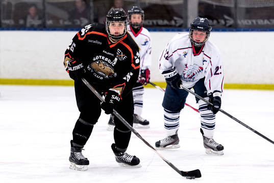 s Hanna Rutström och Linköping HC2:s Emma Härle