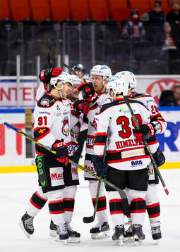Malmö Redhawks Björn Svensson (v) ser glad ut och