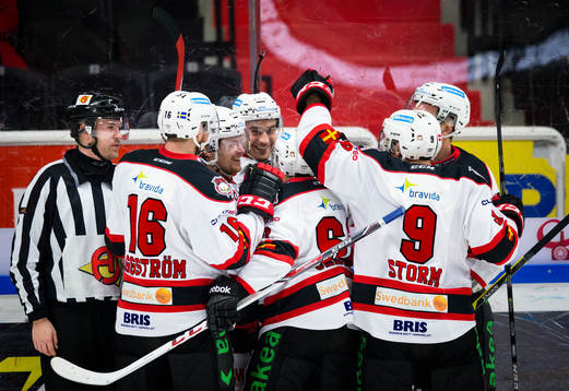Malmö Redhawks Nils Andersson (m) ser glad ut och