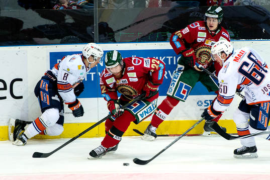 Växjös Ville Varakas, Frölundas Robin Figren, Anton