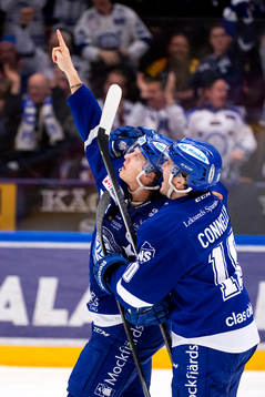 Leksands David Åslin och Brian Connelly jublar