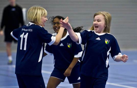 Felicia Jeppsson, th, gjorde två av FCH:s mål i finalen.