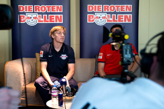 Bläddra bland fler bilder av Fotboll, Leipzig, Emil Forsberg