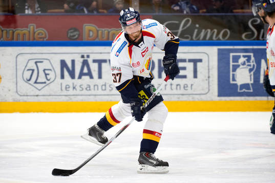 Djurgårdens Mikael Samuelsson före ishockeymatchen i SHL