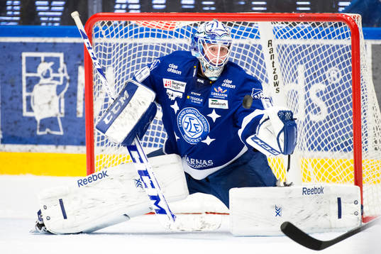 Leksands målvakt Oscar Alsenfelt har inte kontroll med