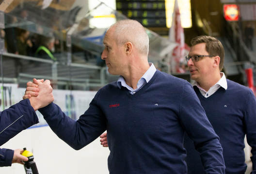 Timrås tränare Roger Forsberg och assisterande tränare