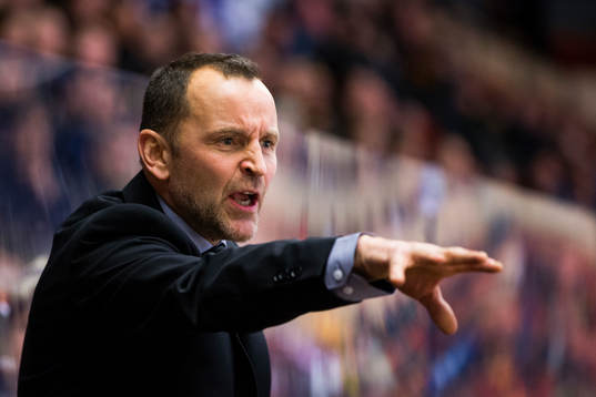 Brynäs tränare Thomas Berglund reagerar