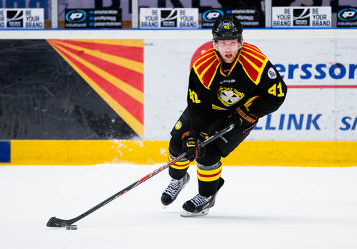 Brynäs Greg Scott med pucken