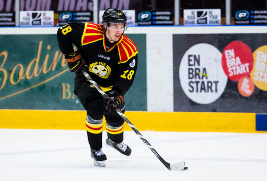 Brynäs Anton Rödin med pucken