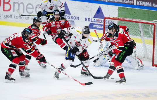 Asplövens Joachim Nermark mot Malmös försvar