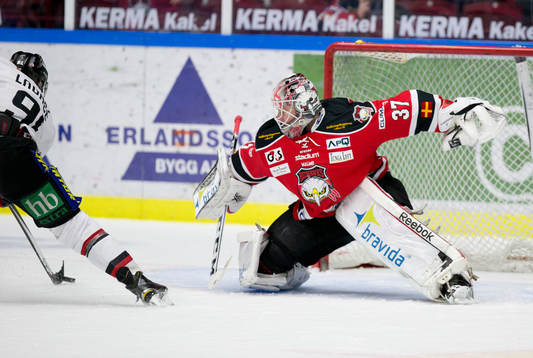 Asplövens Jacob Lagade gör 3-2 på straff mot Malmös