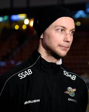 Luleås Johan Harju blir intervjuad av C More innan