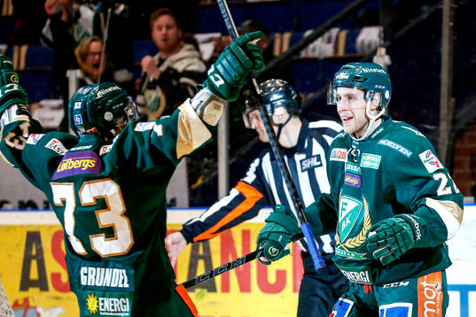 Färjestads Per Åslund jublar