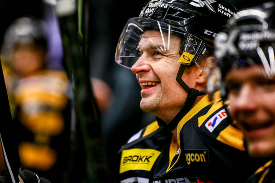 Skellefteås Janne Pesonen jublar