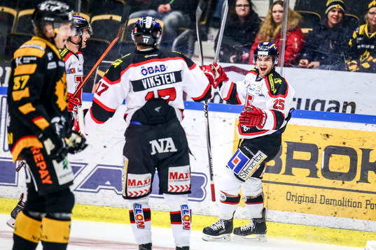 Örebros Martin Johansson jublar