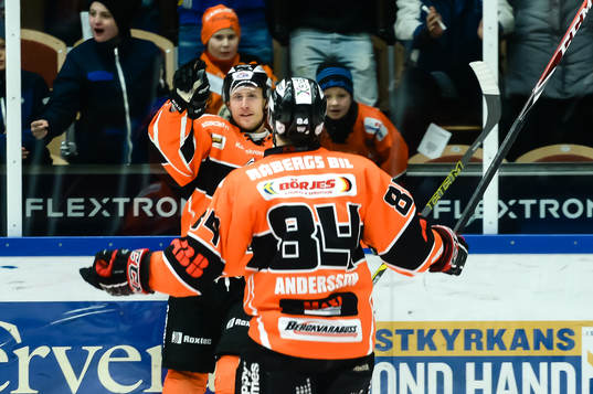 Karlskronas Alexander Bergström gör 1-0 till Karlskrona