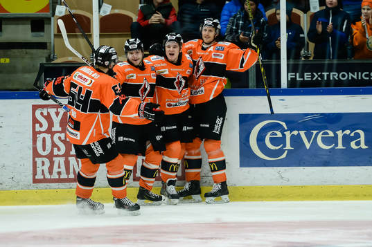 Karlskronas Alexander Bergström gör 1-0 till Karlskrona