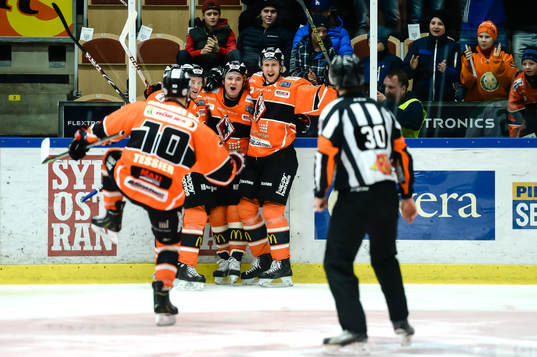 Bläddra bland fler bilder av Ishockey, Hockeyallsvenskan, Karlskrona  -  Rögle