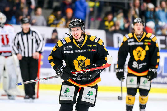 Skellefteås Niclas Burström jublar