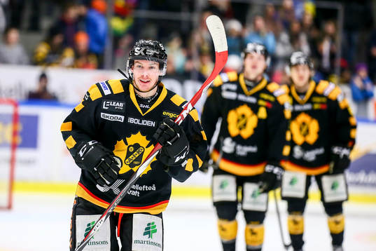 Skellefteås Niclas Burström jublar