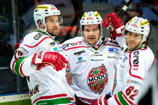 Modos Radek Smolenak, Juha-Pekka Haataja och Janos Hari