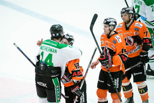 Rögles Jordan Smotherman kramar om Filip Cruseman