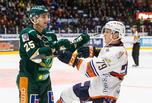 Färjestads Anton Hedman och Växjös Patrik Lundh är inte