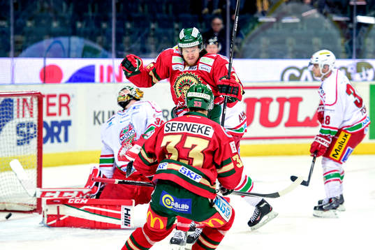 Frölundas Anton Axelsson jublar