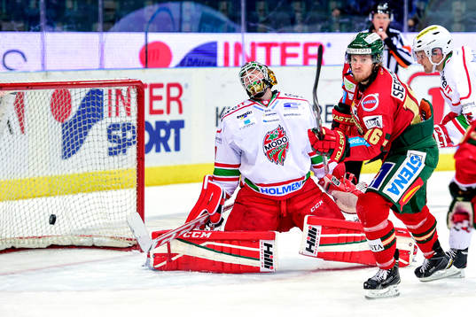 Frölundas Anton Axelsson jublar