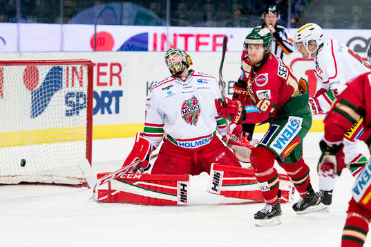 Frölundas Anton Axelsson jublar