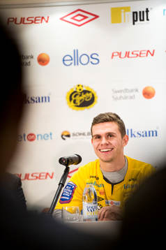 Elfsborgs nyförvärv Jesper Manns skrattar