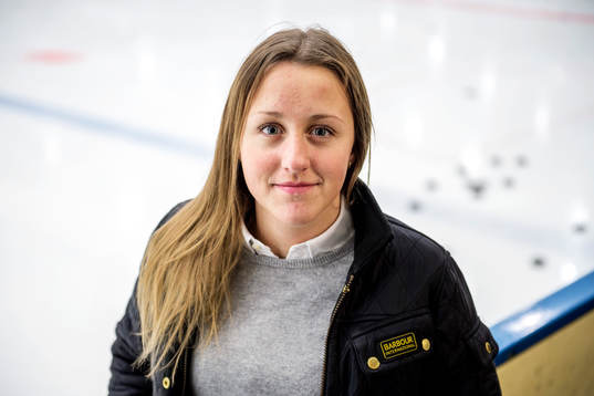 Ishockeyspelaren Hanna Olsson som spelar med pojkar SH84