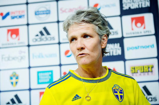 Sveriges förbundskapten Pia Sundhage presenterar truppen