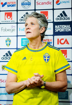 Sveriges förbundskapten Pia Sundhage presenterar truppen