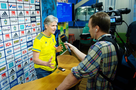Sveriges förbundskapten Pia Sundhage presenterar truppen