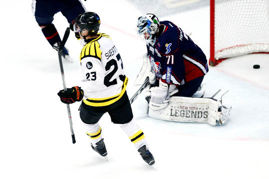Brynäs Bill Sweatt jublar