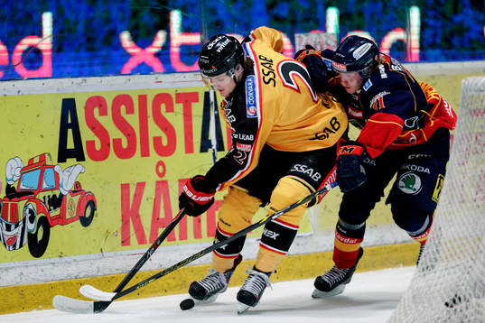 Luleås Dean Kukan och Djurgårdens Nicklas Heinerö