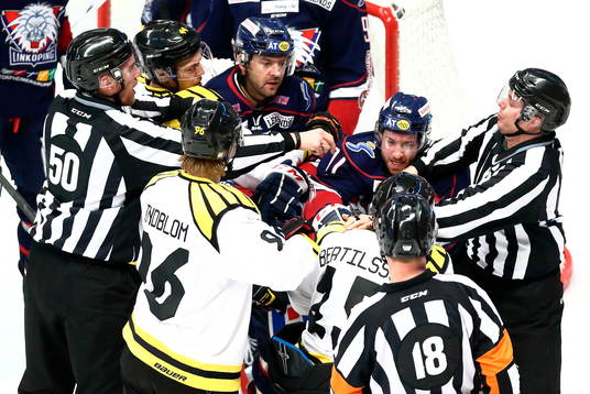Slagsmål med Linköpings Jacob Micflikier och Brynäs