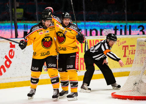 Luleås Cam Abbott och Chris Abbott jublar
