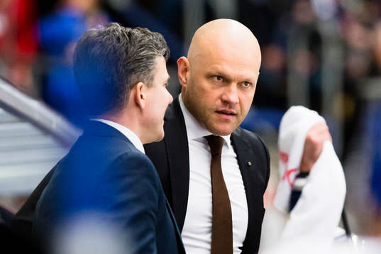 s assisterande tränare Fredrik Stillman och tränare