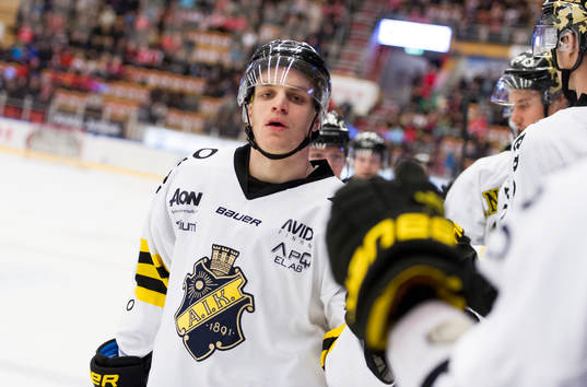 s Fredrik Hynning jublar