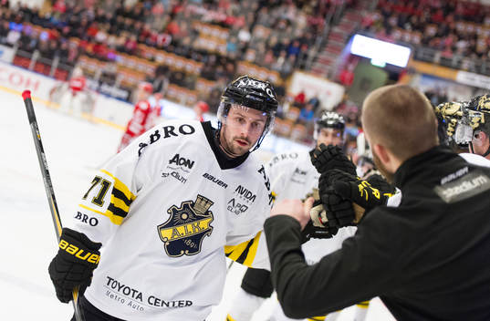s Daniel Olsson Trkulja jublar