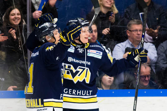 s Calle Ridderwall och Anton Bengtsson jublar