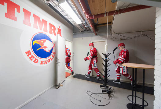 Timrå-spelarna går in i omklädningsrummet