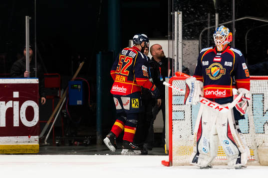 Djurgårdens Mikael Ahlén får lämna isen