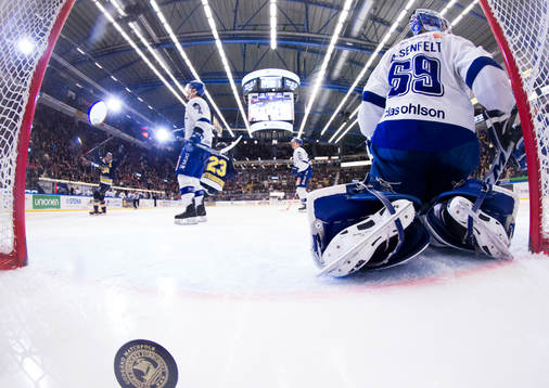 Leksands målvakt Oscar Alsenfelt släpper in puck till 3-1